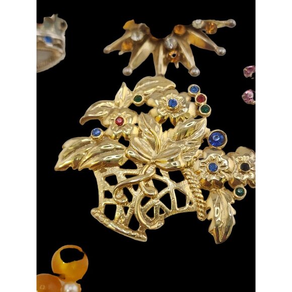 Lot of 8 Assorted Wearable Brooches Great Resellers Lot (A4831) - Picture 6 of 9